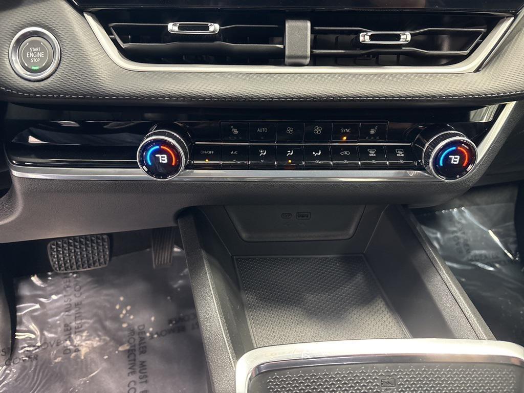 new 2026 Chevrolet Equinox car, priced at $34,470