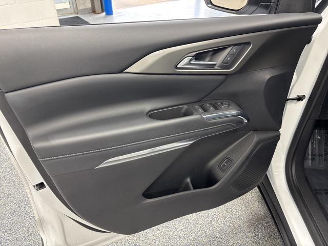 used 2025 Chevrolet Traverse car, priced at $34,449