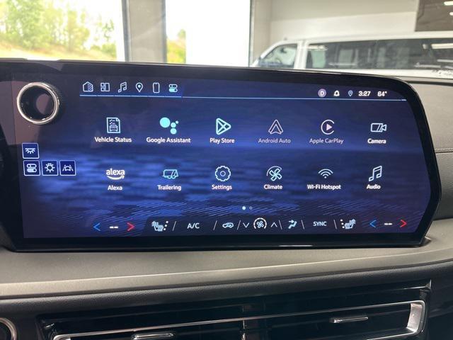 used 2025 Chevrolet Traverse car, priced at $34,449