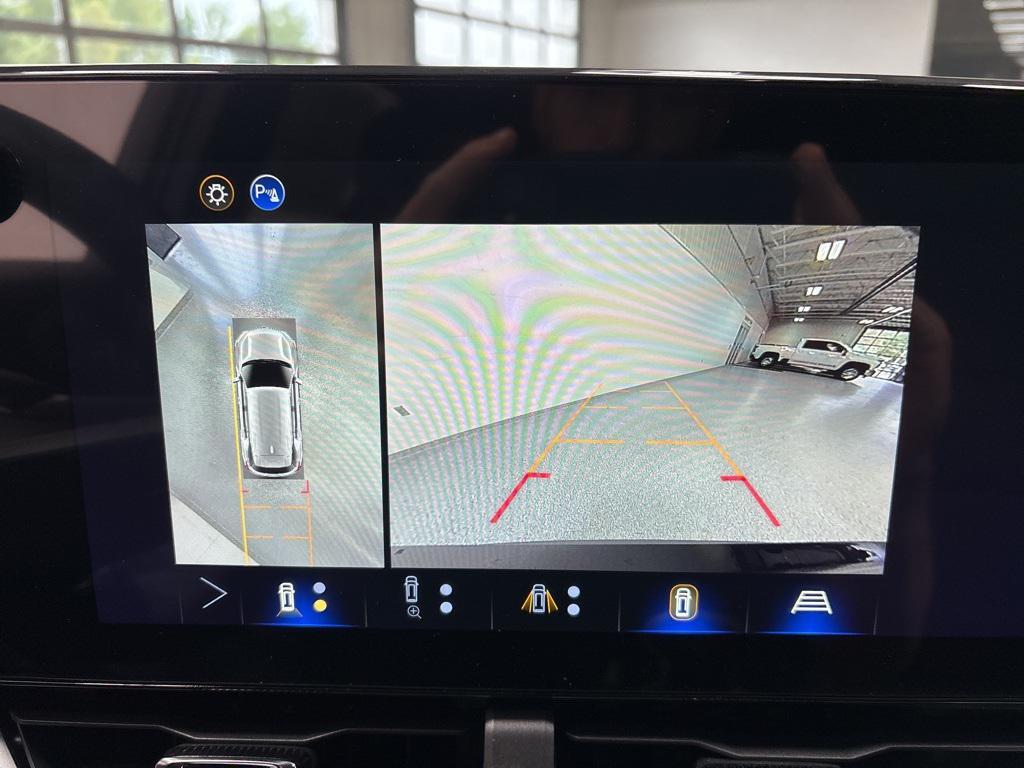 new 2026 Chevrolet Equinox car, priced at $32,490