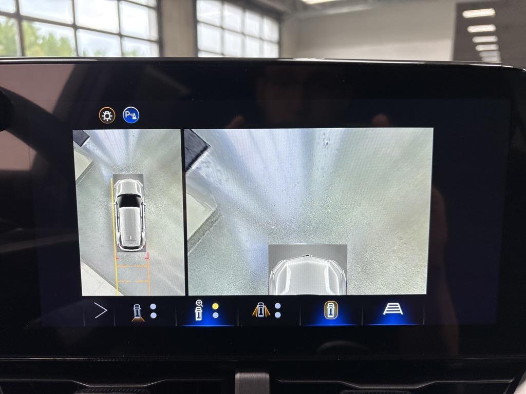 new 2026 Chevrolet Equinox car, priced at $32,490