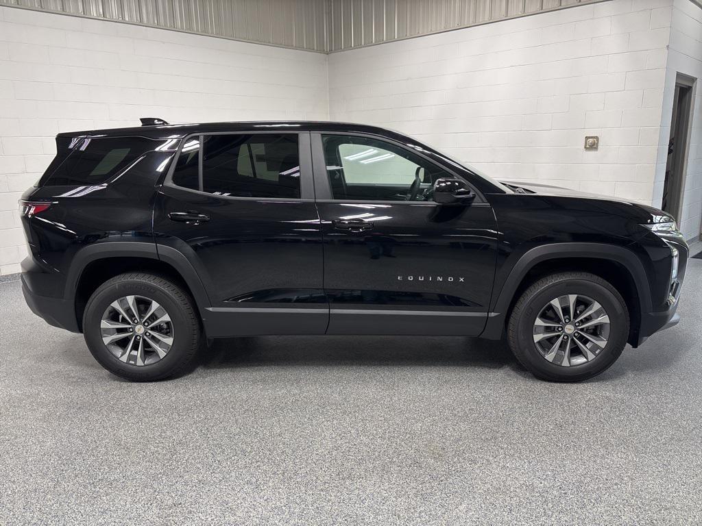 new 2026 Chevrolet Equinox car, priced at $32,490