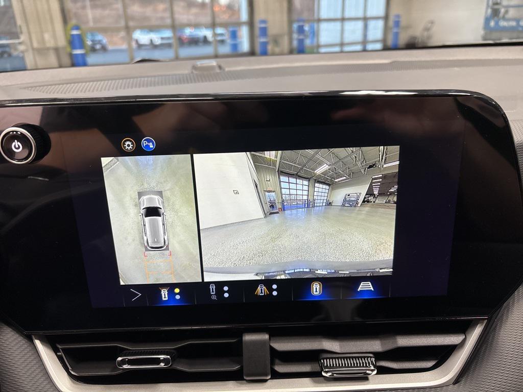 new 2026 Chevrolet Equinox car, priced at $33,990