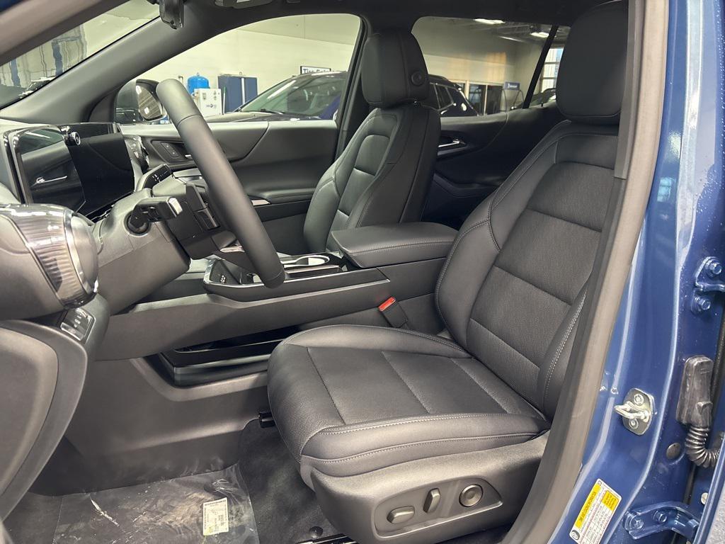 new 2026 Chevrolet Equinox car, priced at $33,990