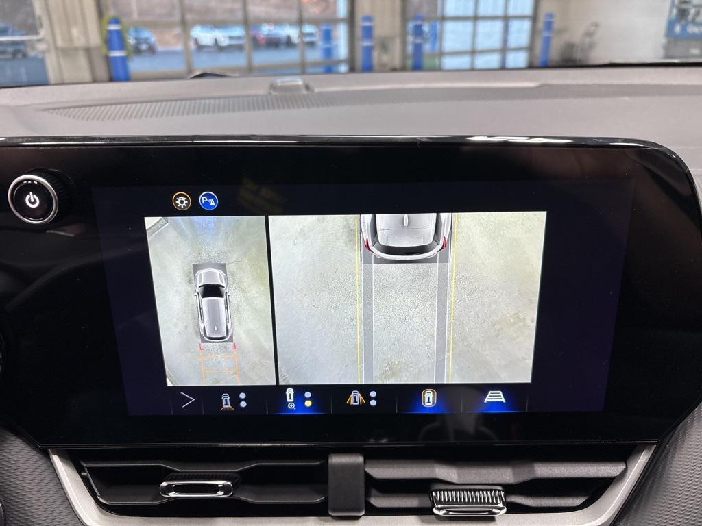 new 2026 Chevrolet Equinox car, priced at $33,990