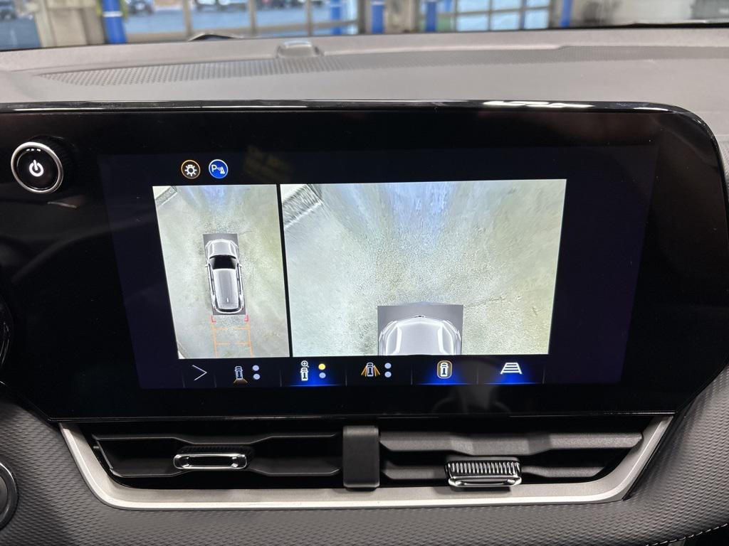 new 2026 Chevrolet Equinox car, priced at $33,990