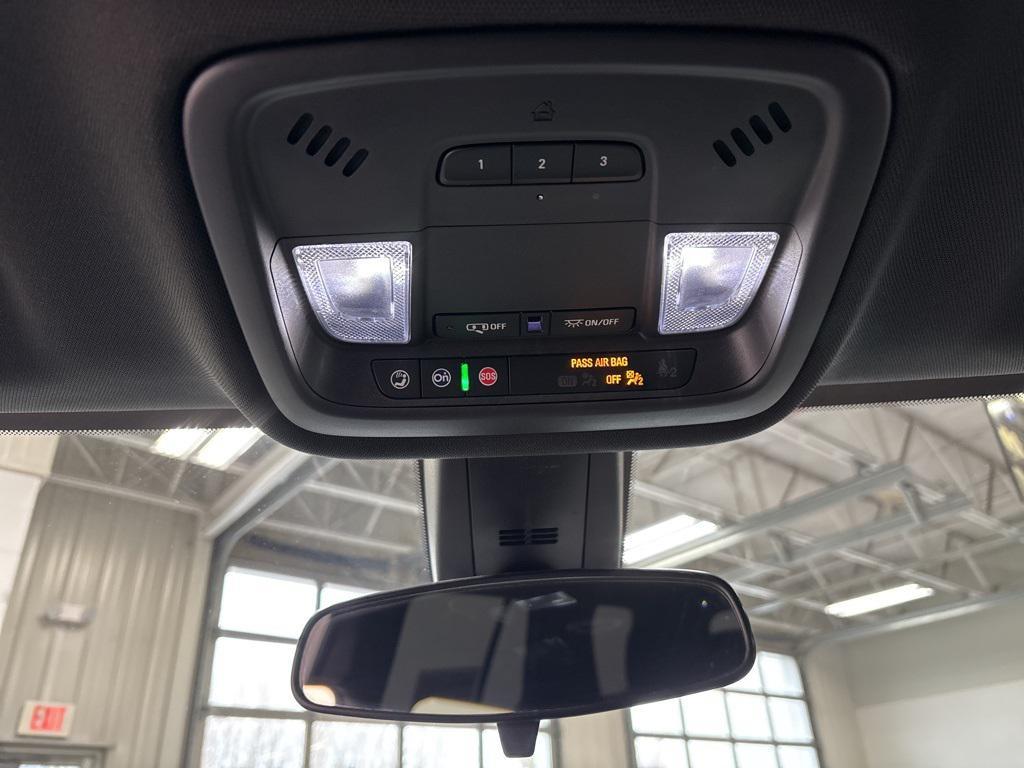 used 2023 Chevrolet Traverse car, priced at $33,399