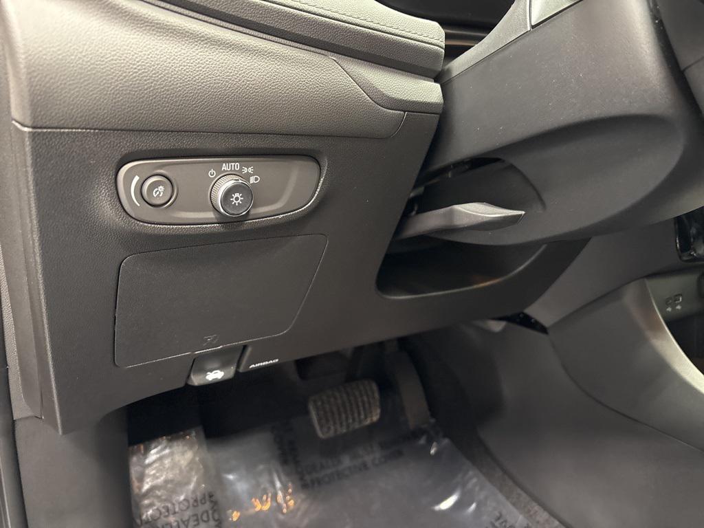 used 2025 Buick Encore GX car, priced at $25,999