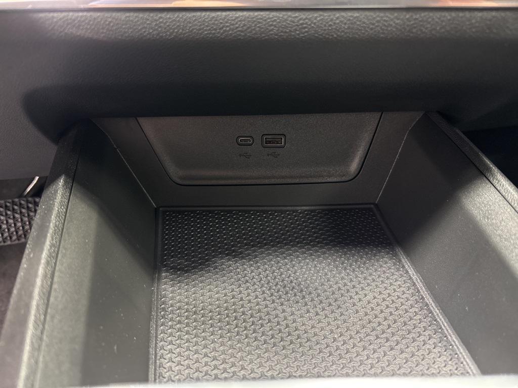 new 2026 Chevrolet Equinox car, priced at $32,535
