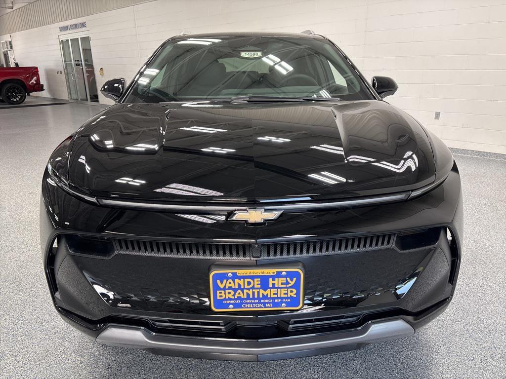 new 2025 Chevrolet Equinox EV car, priced at $38,595