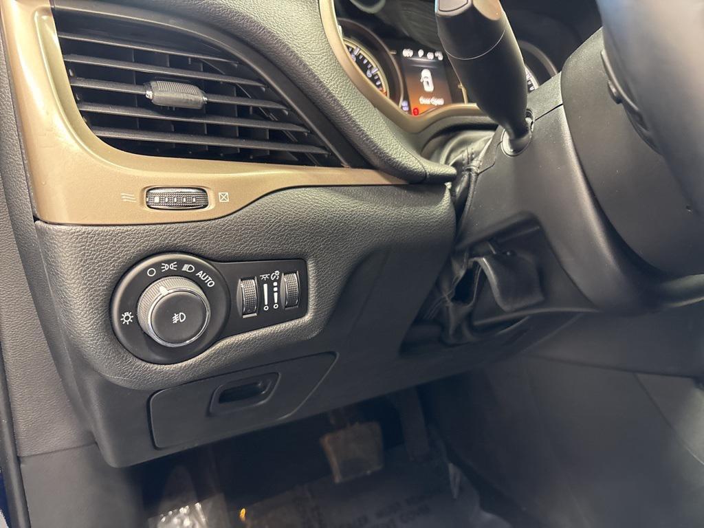 used 2015 Jeep Cherokee car, priced at $13,599