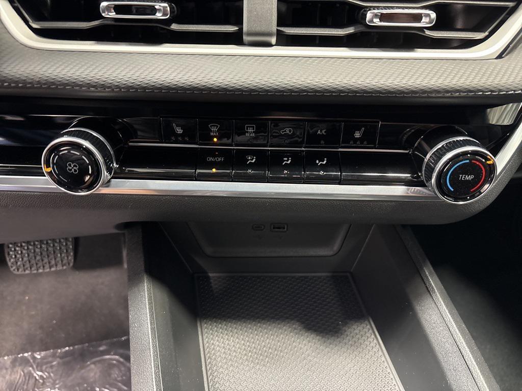 new 2026 Chevrolet Equinox car, priced at $32,935