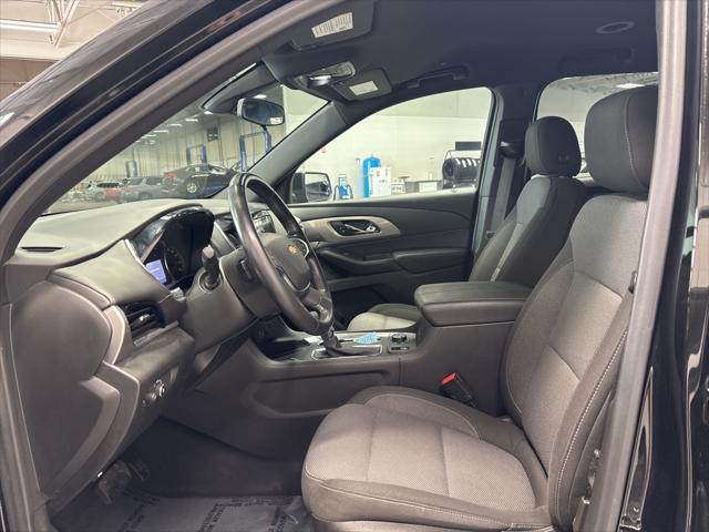 used 2022 Chevrolet Traverse car, priced at $32,999