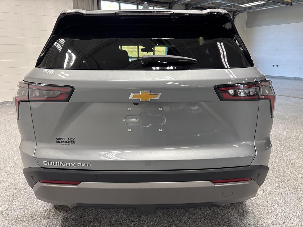 new 2026 Chevrolet Equinox car, priced at $31,995