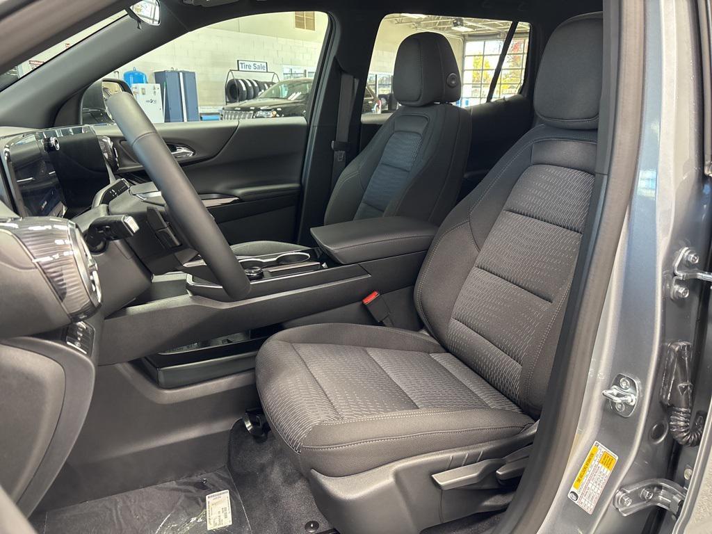 new 2026 Chevrolet Equinox car, priced at $31,995