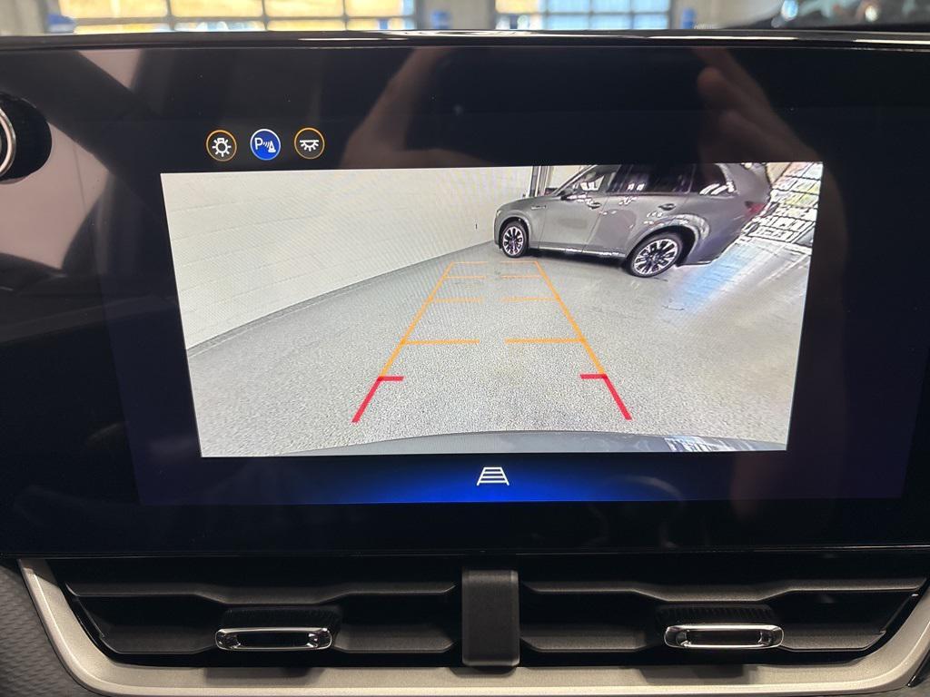 new 2026 Chevrolet Equinox car, priced at $31,995