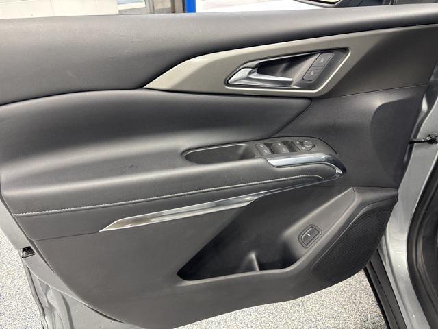 used 2025 Chevrolet Traverse car, priced at $32,699