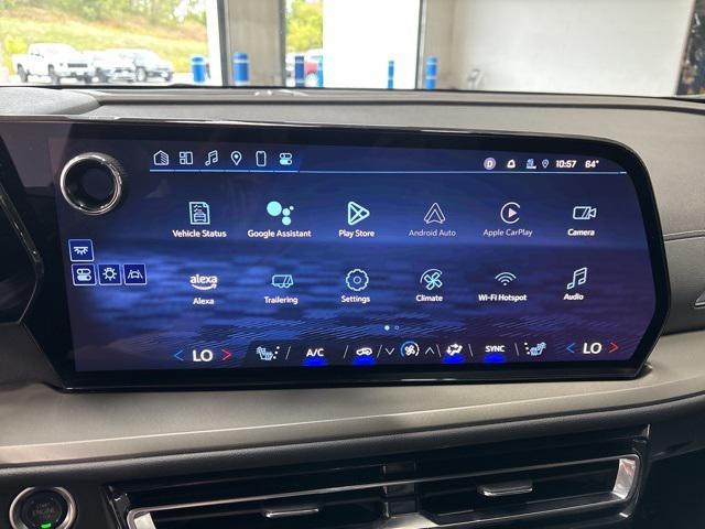 used 2025 Chevrolet Traverse car, priced at $32,699