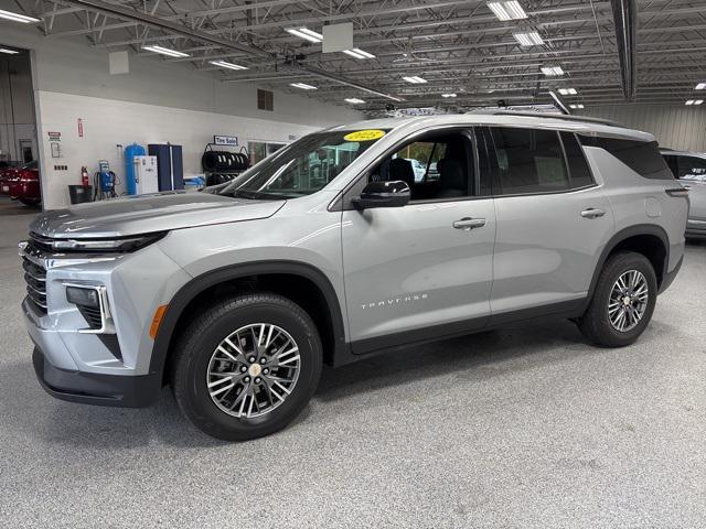used 2025 Chevrolet Traverse car, priced at $32,699