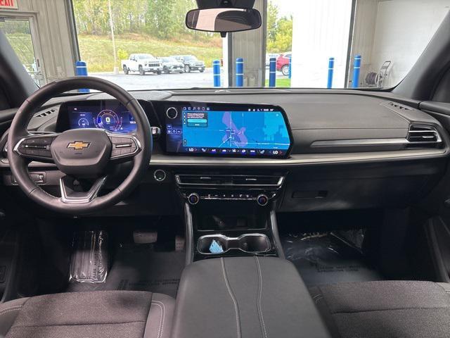 used 2025 Chevrolet Traverse car, priced at $32,699