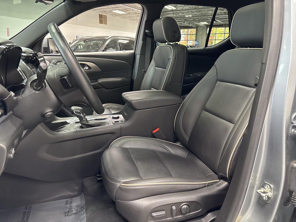 used 2023 Chevrolet Traverse car, priced at $34,450