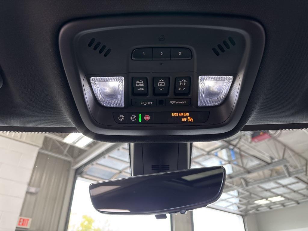 used 2023 Chevrolet Traverse car, priced at $34,450