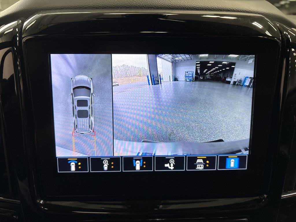 used 2023 Chevrolet Traverse car, priced at $34,450