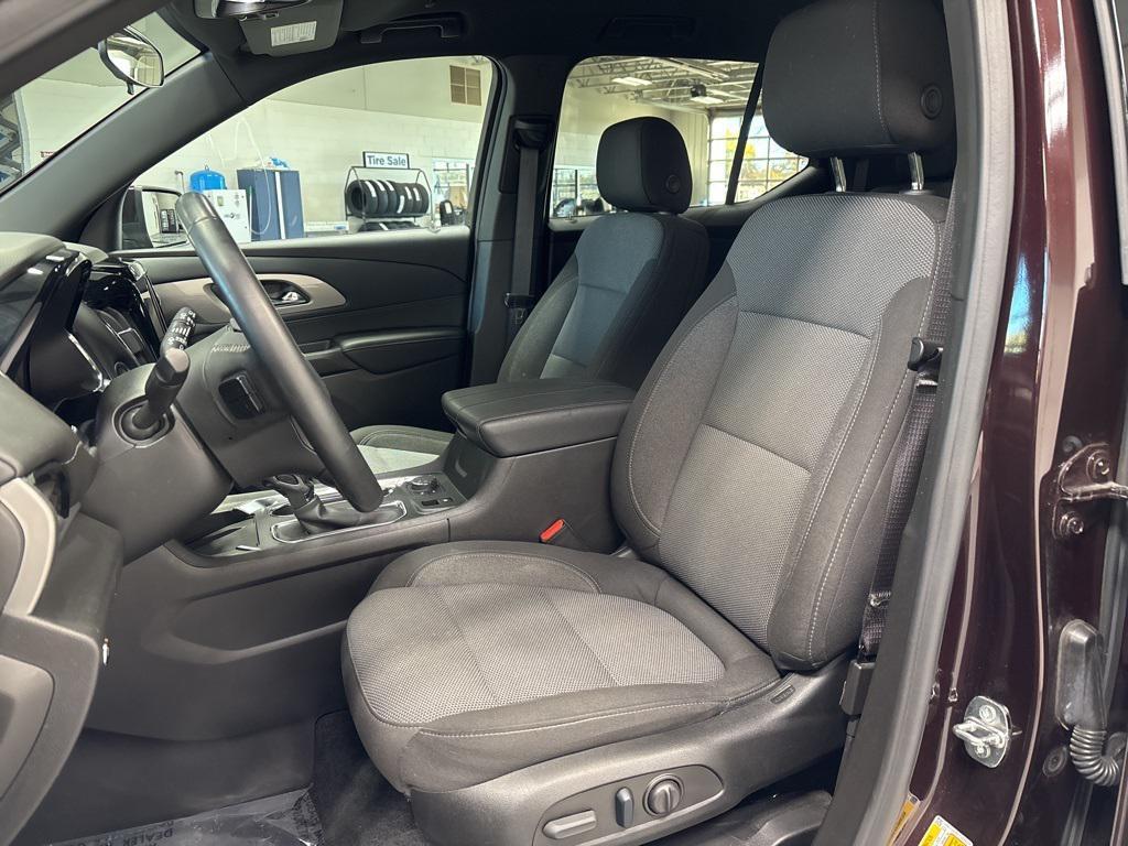 used 2023 Chevrolet Traverse car, priced at $35,991