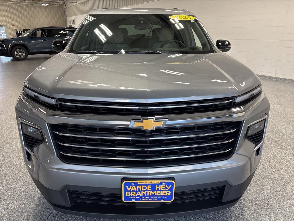 used 2025 Chevrolet Traverse car, priced at $35,349