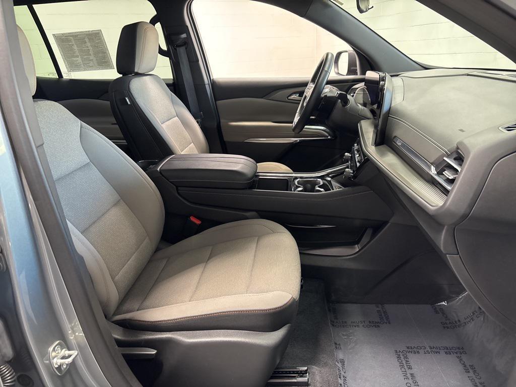 used 2025 Chevrolet Traverse car, priced at $35,349