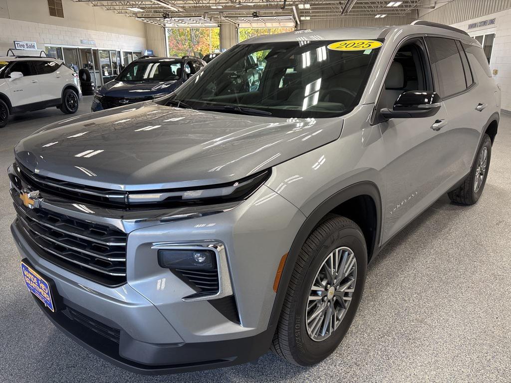 used 2025 Chevrolet Traverse car, priced at $35,349