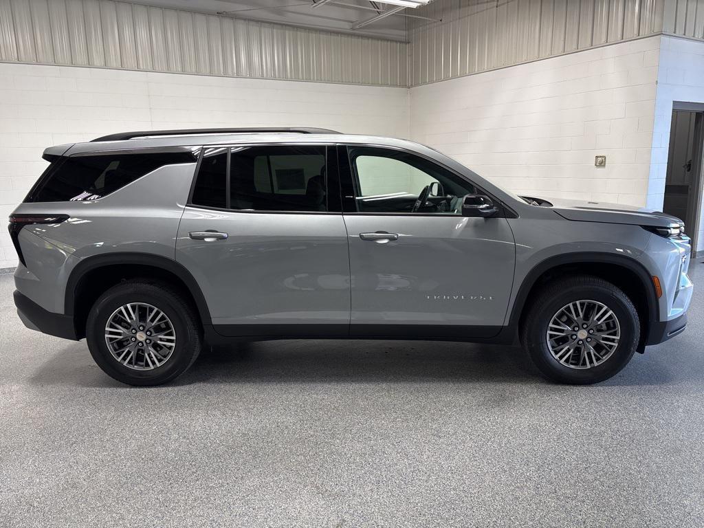 used 2025 Chevrolet Traverse car, priced at $35,349
