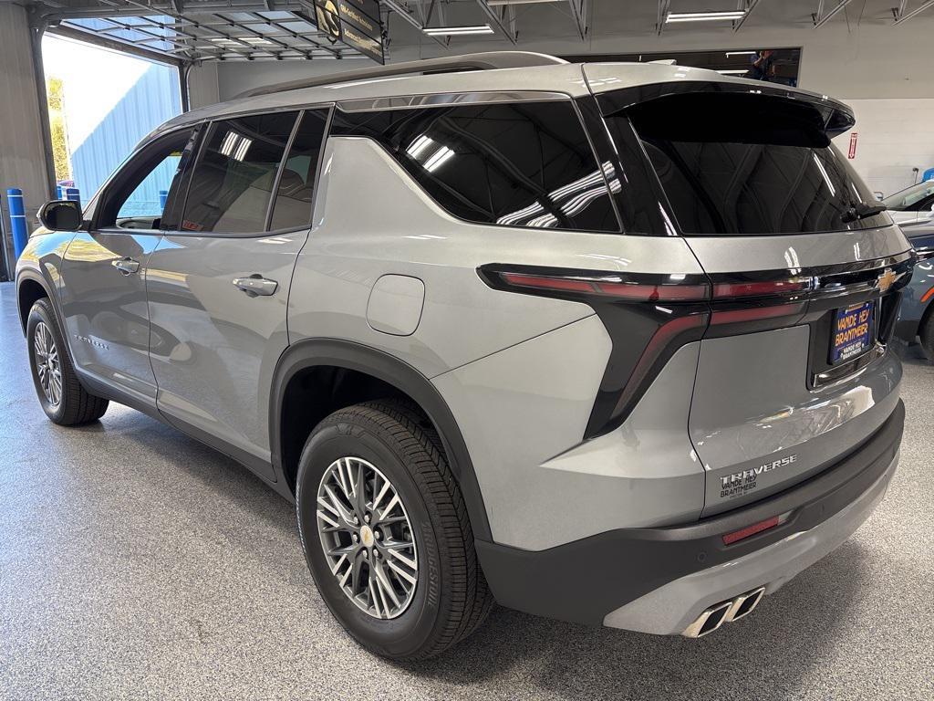 used 2025 Chevrolet Traverse car, priced at $35,349