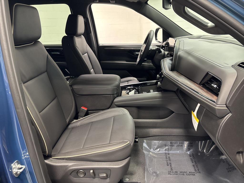 new 2025 Chevrolet Suburban car, priced at $75,220