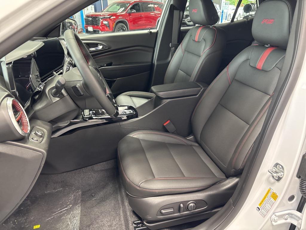 new 2025 Chevrolet Trax car, priced at $25,940