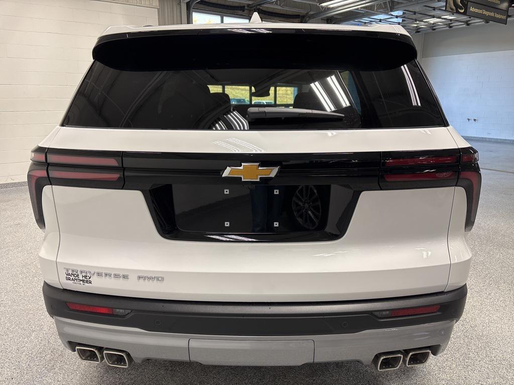 new 2026 Chevrolet Traverse car, priced at $43,695