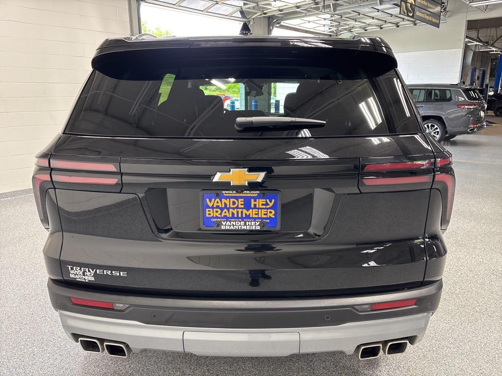 used 2025 Chevrolet Traverse car, priced at $34,449
