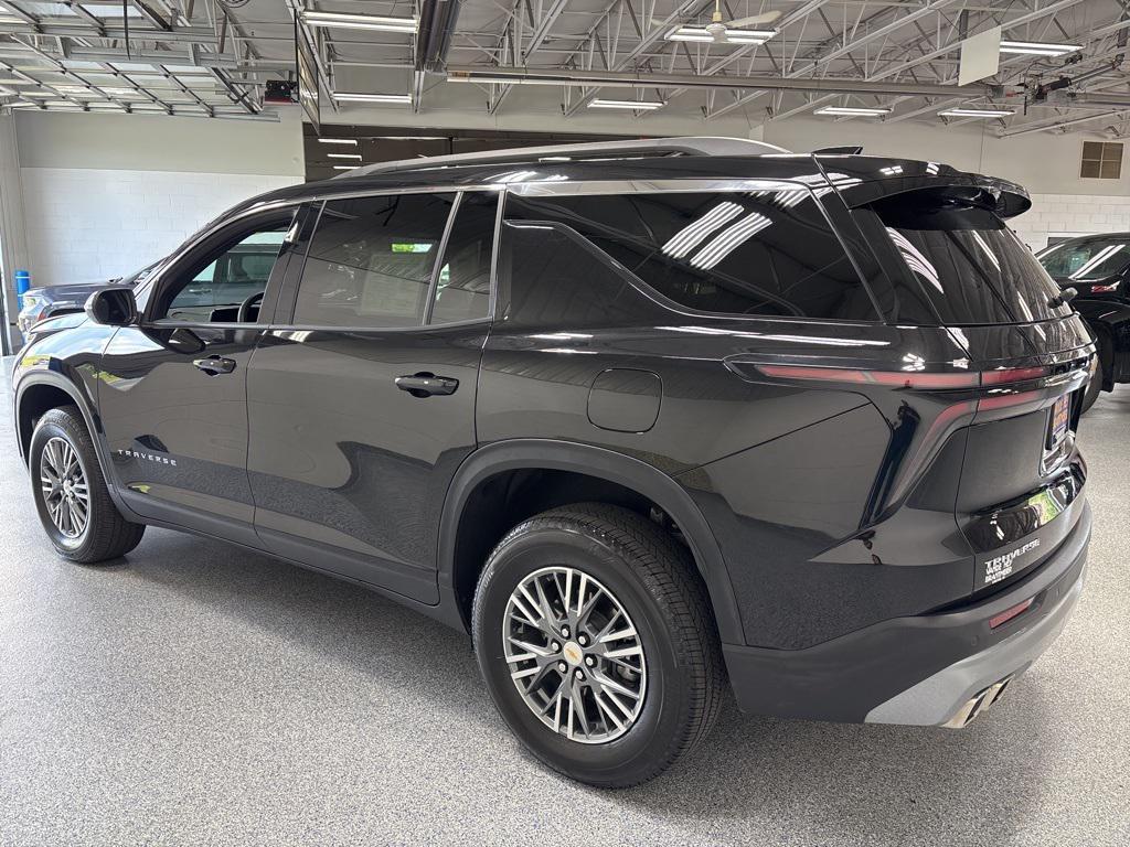used 2025 Chevrolet Traverse car, priced at $34,449