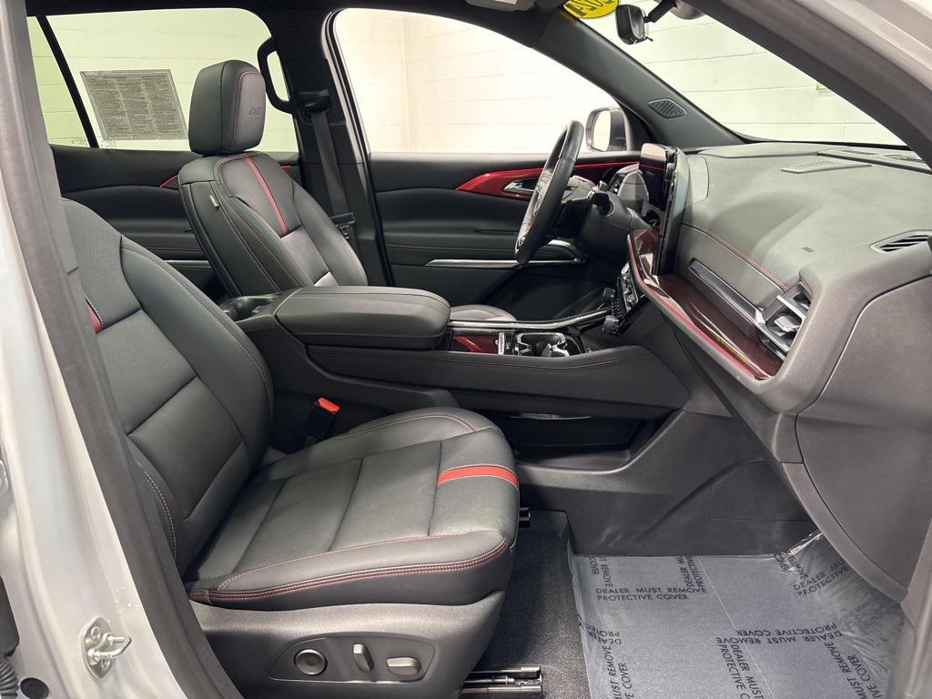 used 2024 Chevrolet Traverse car, priced at $50,699