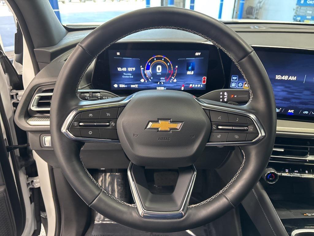 used 2025 Chevrolet Traverse car, priced at $38,999