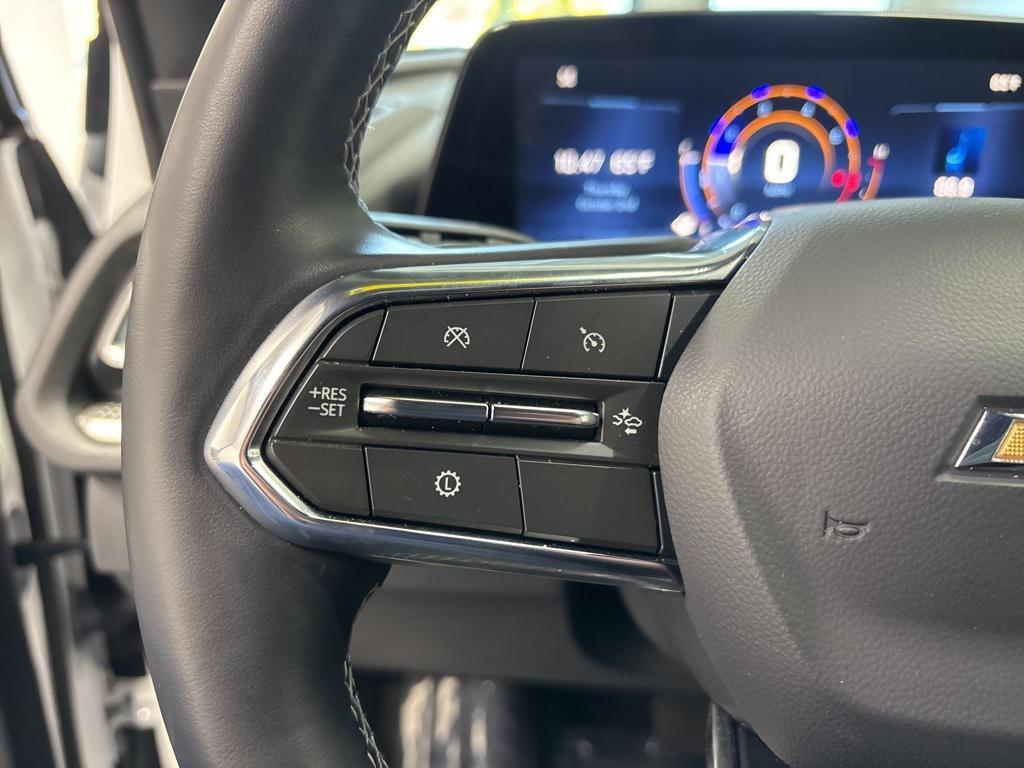used 2025 Chevrolet Traverse car, priced at $38,999