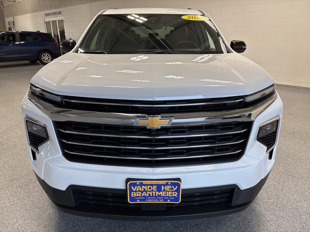 used 2025 Chevrolet Traverse car, priced at $38,999