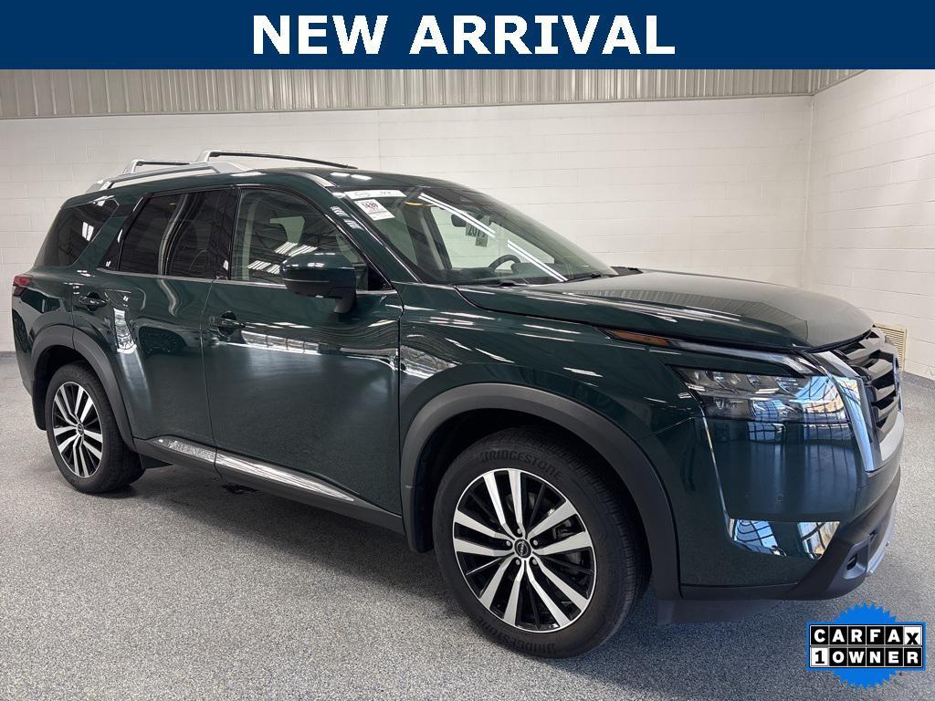 used 2024 Nissan Pathfinder car, priced at $40,399