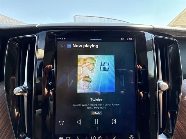 used 2023 Volvo XC60 Recharge Plug-In Hybrid car, priced at $35,674