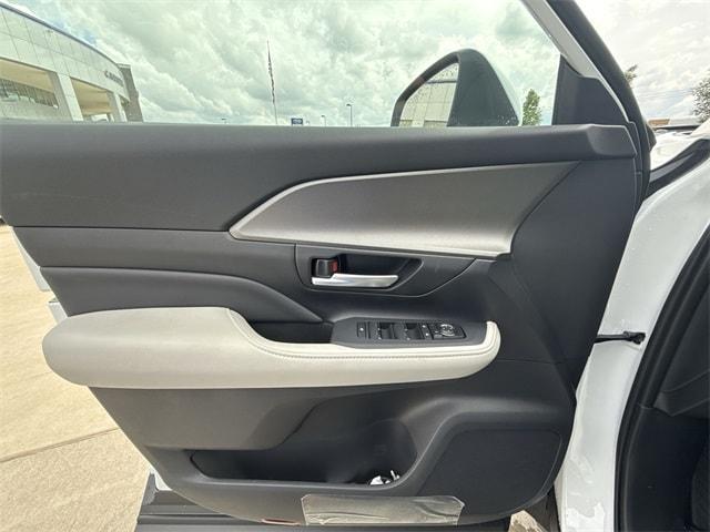 used 2025 Toyota Grand Highlander car, priced at $47,440