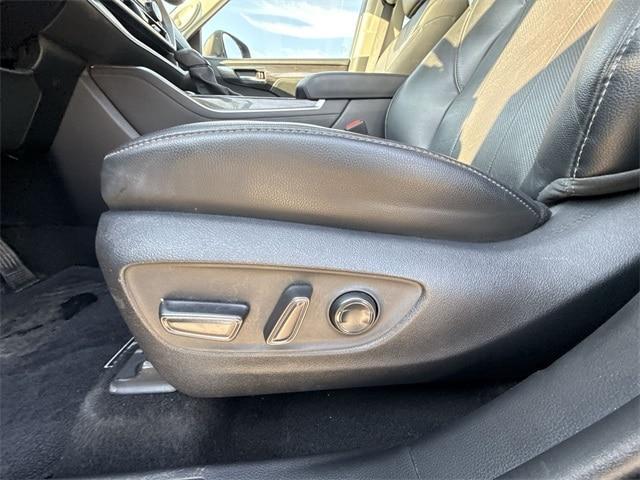 used 2021 Toyota Highlander car, priced at $32,750