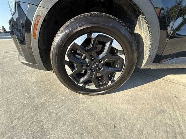 used 2024 Kia Sorento car, priced at $26,903