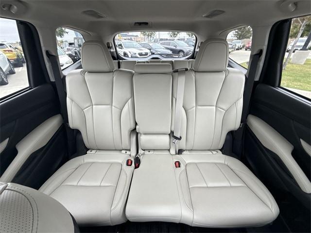 used 2023 Subaru Ascent car, priced at $33,900