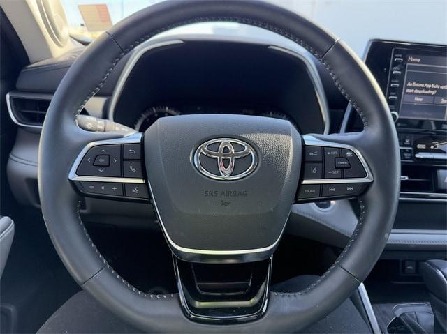 used 2020 Toyota Highlander car, priced at $33,972