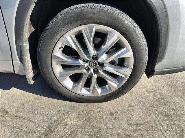 used 2020 Toyota Highlander car, priced at $33,972